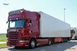 20160101-New-R-V8-00086.jpg