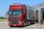 20160101-New-R-V8-00282.jpg