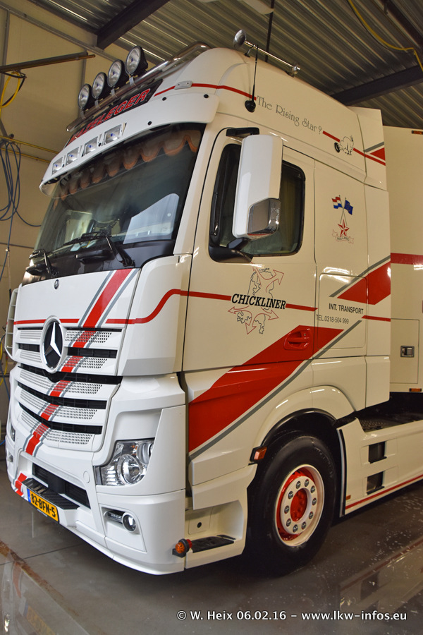 Chickliner-20160206-114.jpg Chickliner-20160206-114.jpg