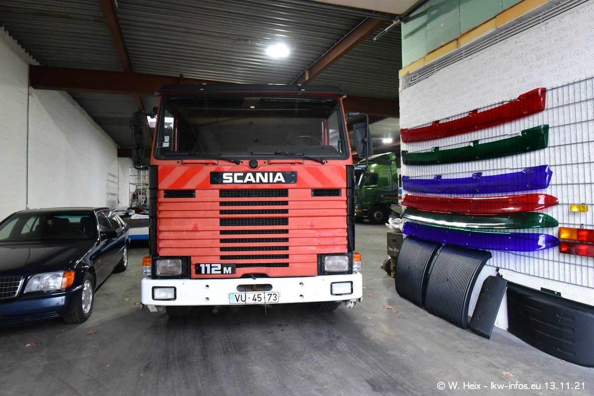 20211113-Tom-Holding-00001.jpg 20211113-Tom-Holding-00001.jpg