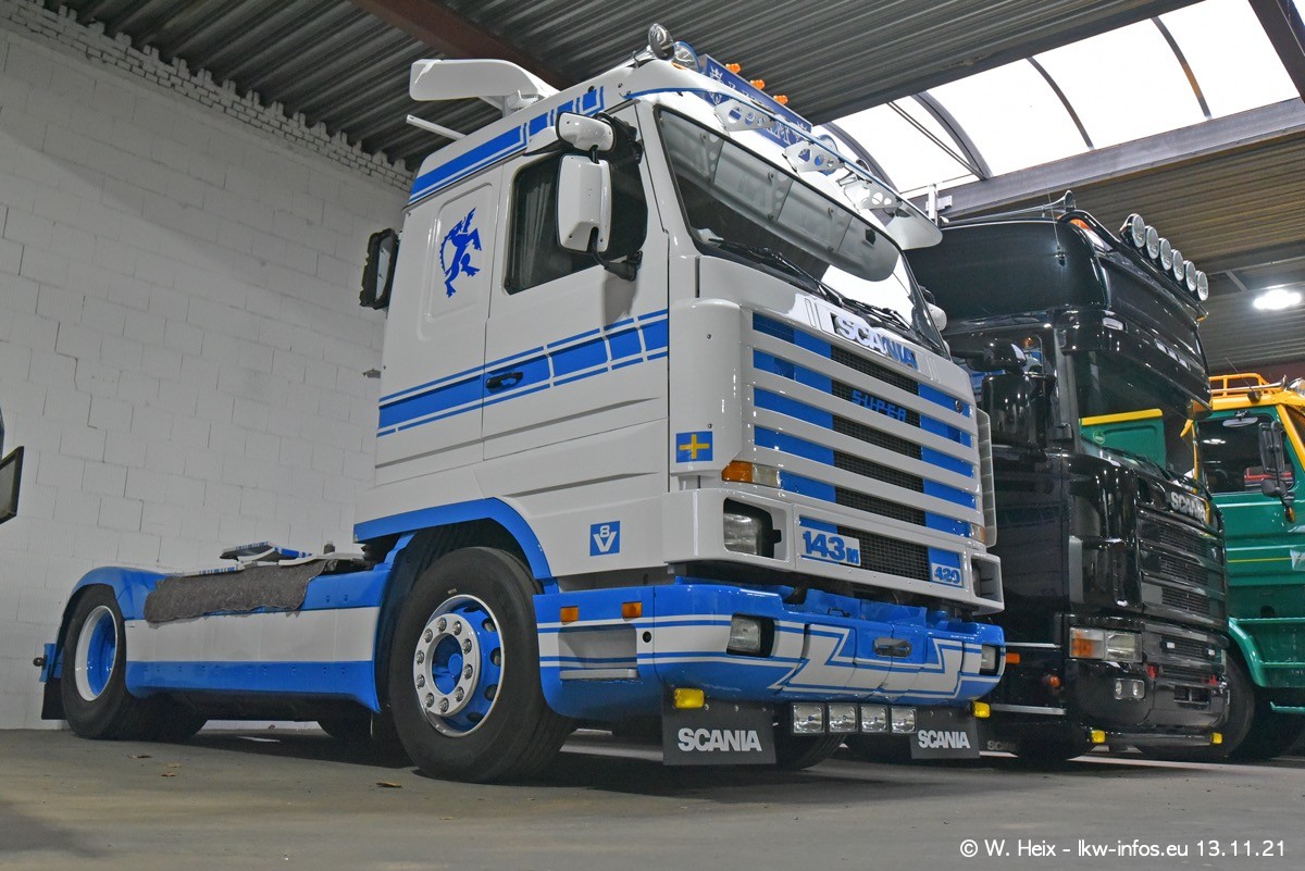 20211113-Tom-Holding-00016.jpg 20211113-Tom-Holding-00016.jpg