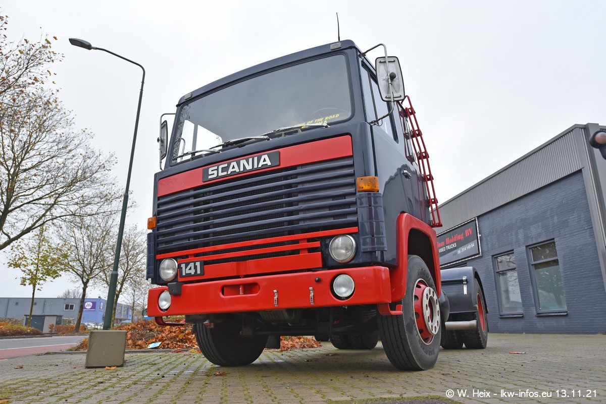 20211113-Tom-Holding-00100.jpg 20211113-Tom-Holding-00100.jpg