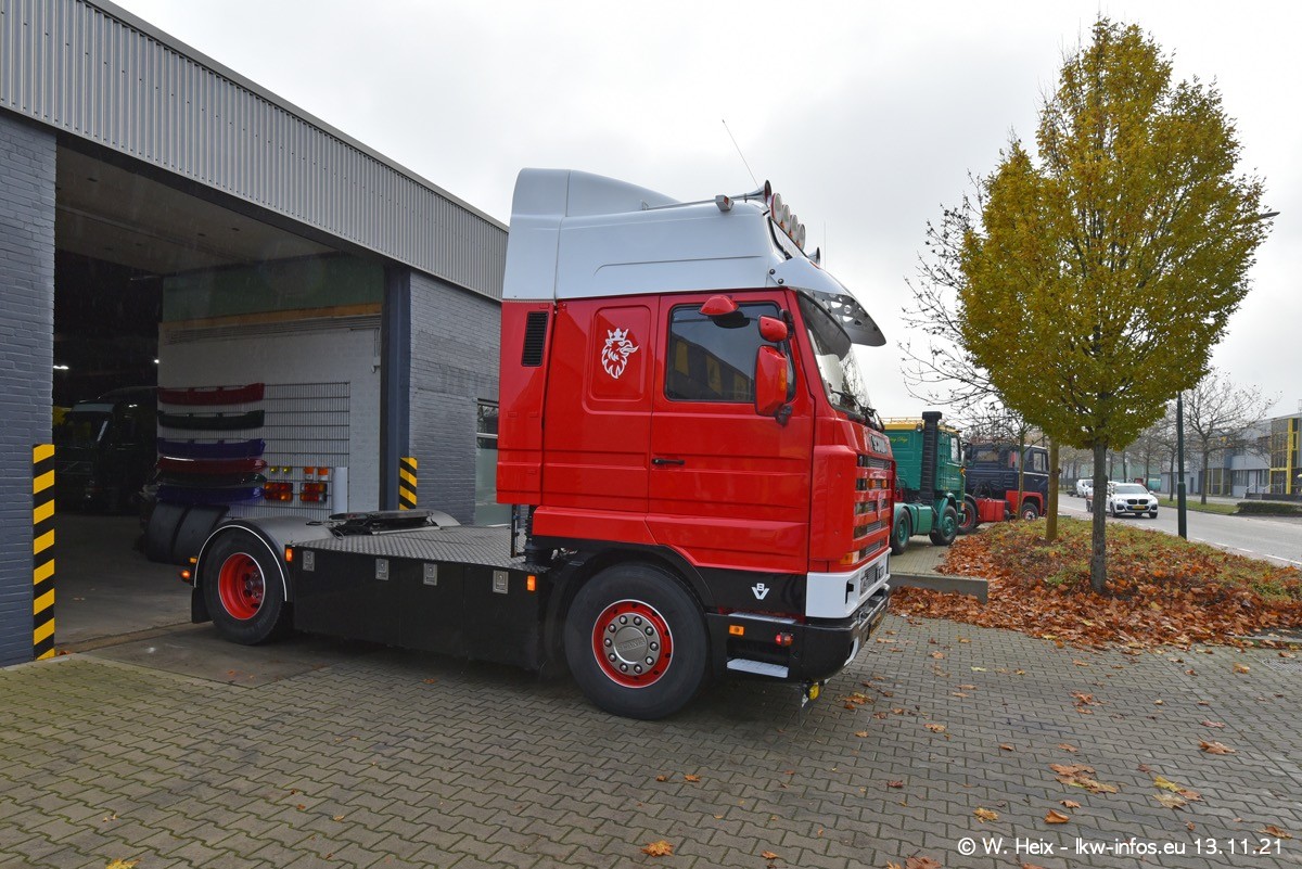 20211113-Tom-Holding-00106.jpg 20211113-Tom-Holding-00106.jpg