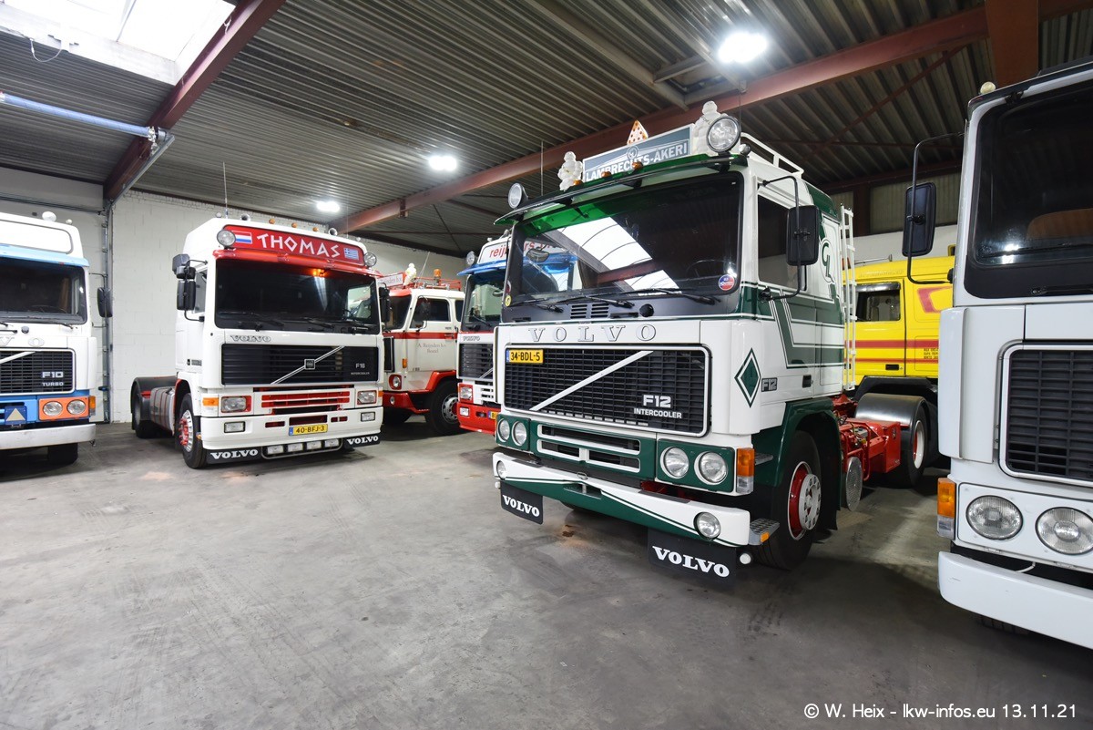 20211113-Tom-Holding-00161.jpg 20211113-Tom-Holding-00161.jpg