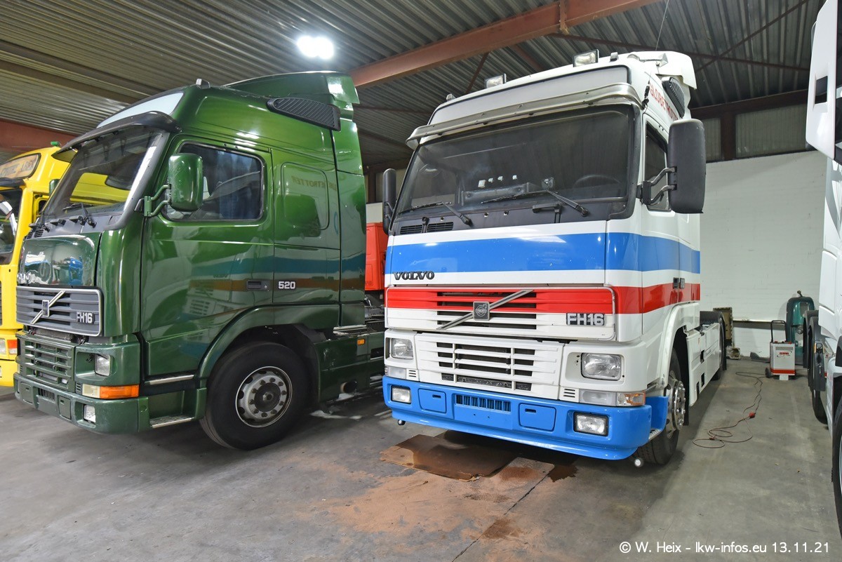 20211113-Tom-Holding-00189.jpg 20211113-Tom-Holding-00189.jpg