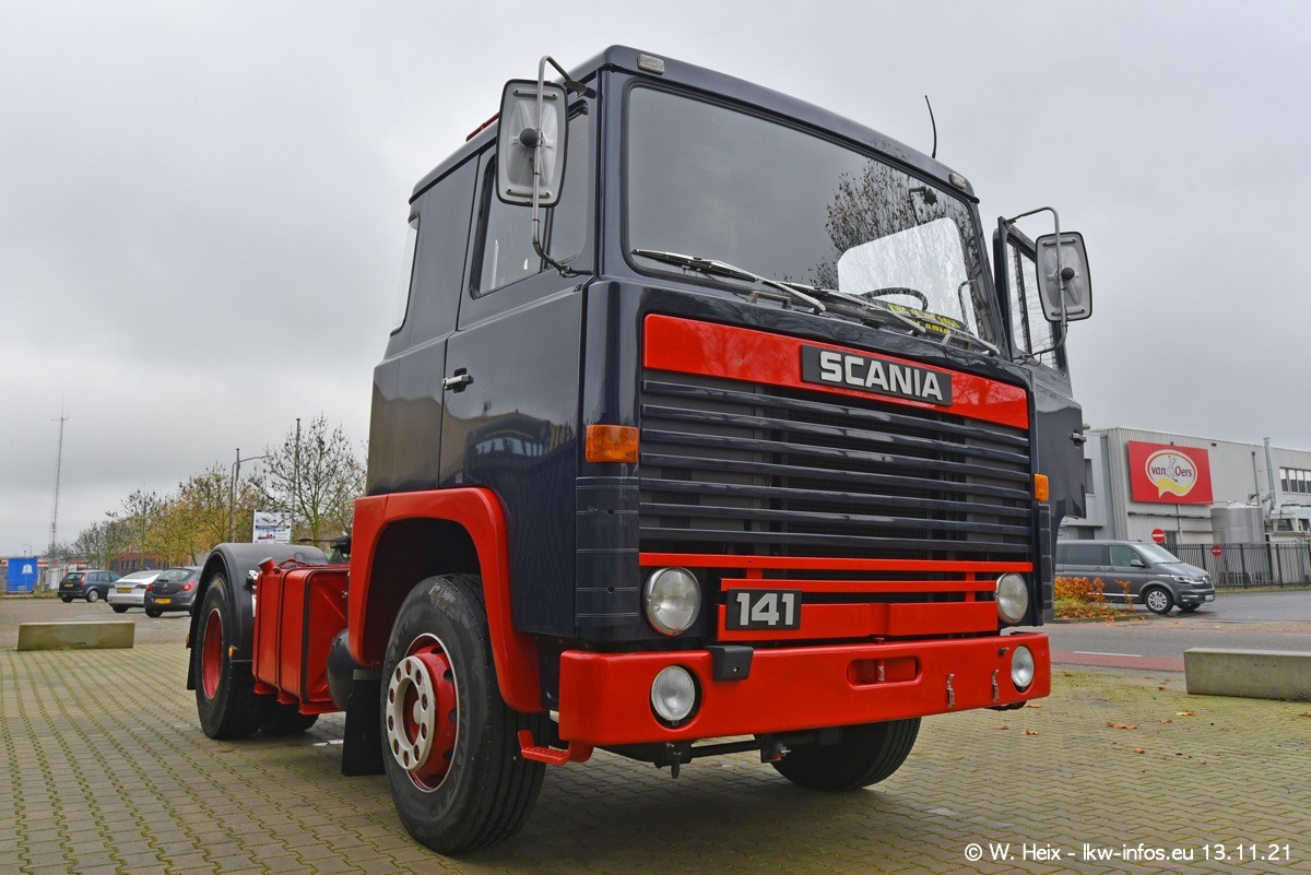 20211113-Tom-Holding-00247.jpg 20211113-Tom-Holding-00247.jpg