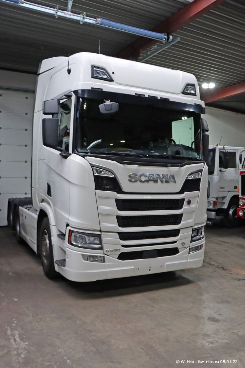 202201098-Tom-Holding-00146.jpg 202201098-Tom-Holding-00146.jpg