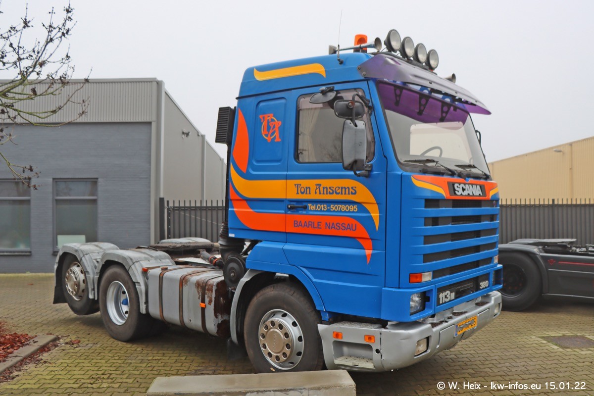 202201015-Tom-Holding-00029.jpg 202201015-Tom-Holding-00029.jpg