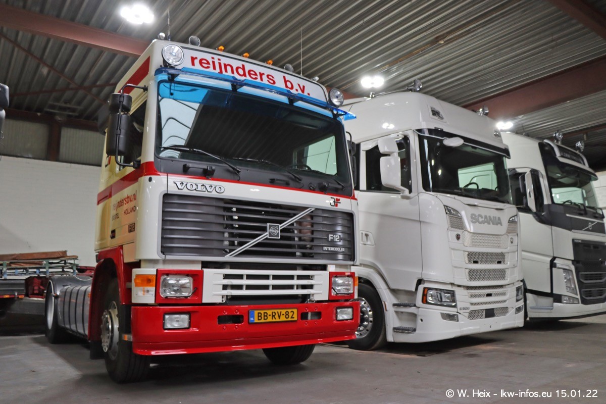 202201015-Tom-Holding-00042.jpg 202201015-Tom-Holding-00042.jpg