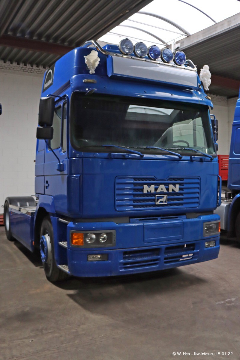 202201015-Tom-Holding-00071.jpg 202201015-Tom-Holding-00071.jpg