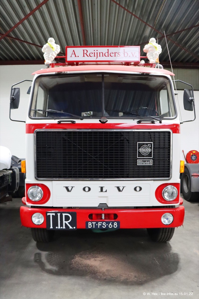 202201015-Tom-Holding-00084.jpg 202201015-Tom-Holding-00084.jpg