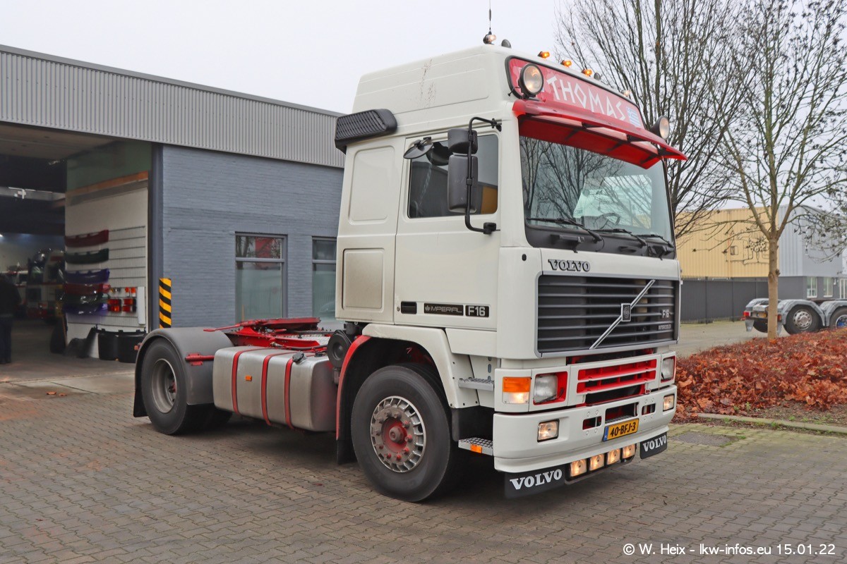 202201015-Tom-Holding-00146.jpg 202201015-Tom-Holding-00146.jpg