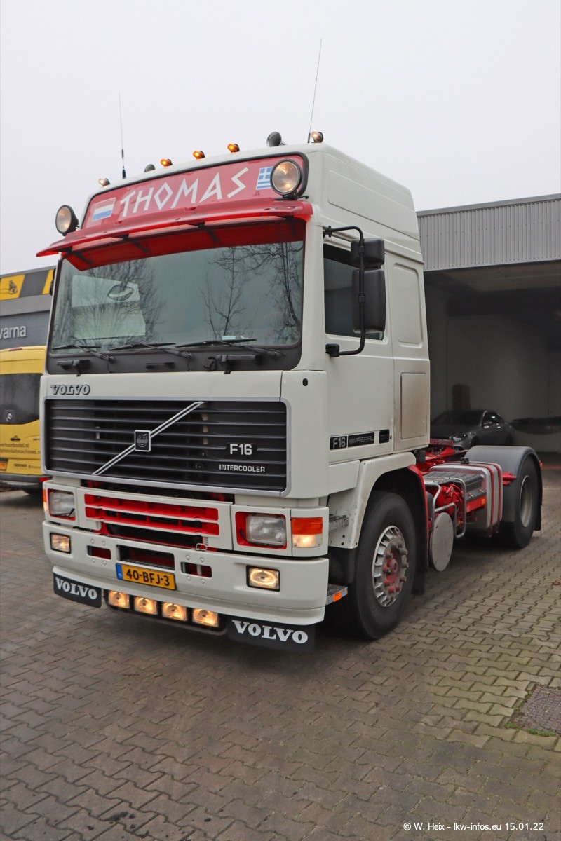 202201015-Tom-Holding-00154.jpg 202201015-Tom-Holding-00154.jpg