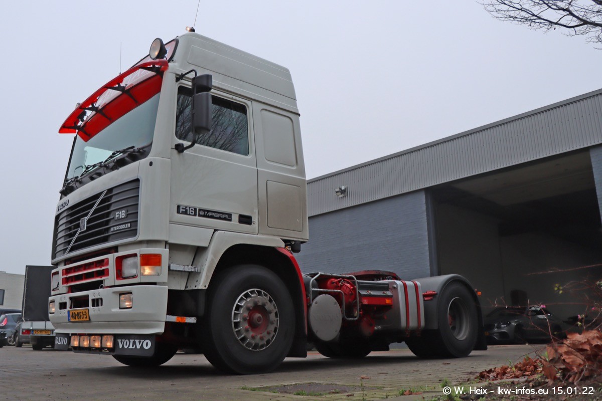 202201015-Tom-Holding-00156.jpg 202201015-Tom-Holding-00156.jpg