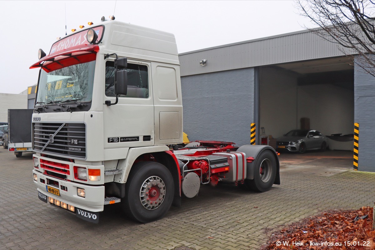 202201015-Tom-Holding-00157.jpg 202201015-Tom-Holding-00157.jpg