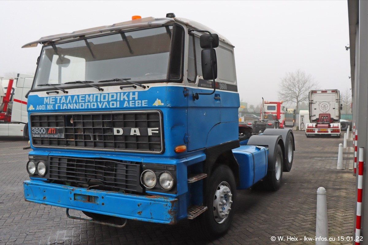 202201015-Tom-Holding-00174.jpg 202201015-Tom-Holding-00174.jpg