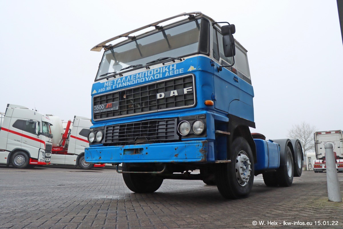 202201015-Tom-Holding-00177.jpg 202201015-Tom-Holding-00177.jpg