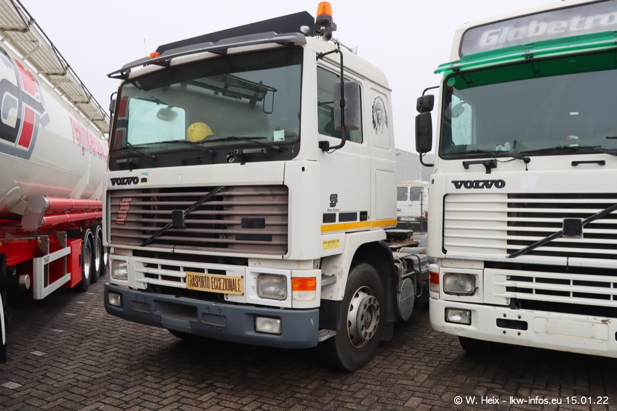 202201015-Tom-Holding-00188.jpg 202201015-Tom-Holding-00188.jpg