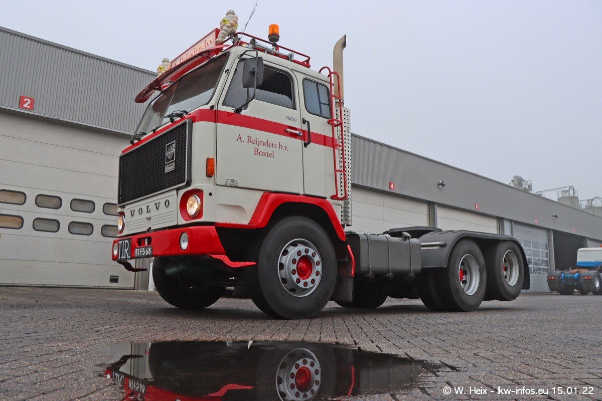 202201015-Tom-Holding-00194.jpg 202201015-Tom-Holding-00194.jpg